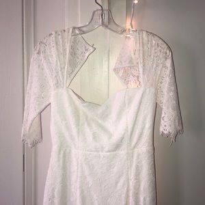 Lulu’s Wedding Dress *Broken Button